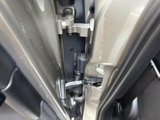 ＭＩＮＩ クーパーＳ　クラブマン　純正ナビ　ＢＴオーディオ　バックカメラ　ＵＳＢ接続　音楽録音機能　クルーズコントロール　ＥＴＣ２．０　ＬＥＤライト　ＬＥＤフロントフォグ　デイライト　純正アルミ　禁煙車　リアソナー　オートワイパー（62枚目）