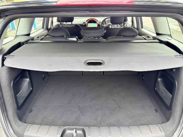 ＭＩＮＩ クーパーＳ　クラブマン　純正ナビ　ＢＴオーディオ　バックカメラ　ＵＳＢ接続　音楽録音機能　クルーズコントロール　ＥＴＣ２．０　ＬＥＤライト　ＬＥＤフロントフォグ　デイライト　純正アルミ　禁煙車　リアソナー　オートワイパー（65枚目）