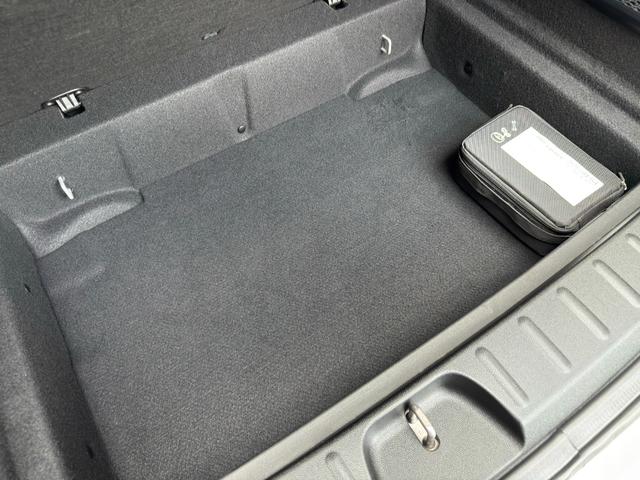 ＭＩＮＩ クーパーＳ　クラブマン　純正ナビ　ＢＴオーディオ　バックカメラ　ＵＳＢ接続　音楽録音機能　クルーズコントロール　ＥＴＣ２．０　ＬＥＤライト　ＬＥＤフロントフォグ　デイライト　純正アルミ　禁煙車　リアソナー　オートワイパー（70枚目）