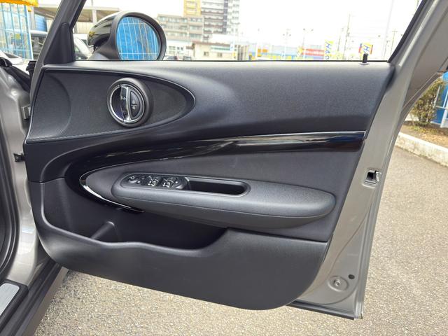 ＭＩＮＩ クーパーＳ　クラブマン　純正ナビ　ＢＴオーディオ　バックカメラ　ＵＳＢ接続　音楽録音機能　クルーズコントロール　ＥＴＣ２．０　ＬＥＤライト　ＬＥＤフロントフォグ　デイライト　純正アルミ　禁煙車　リアソナー　オートワイパー（72枚目）