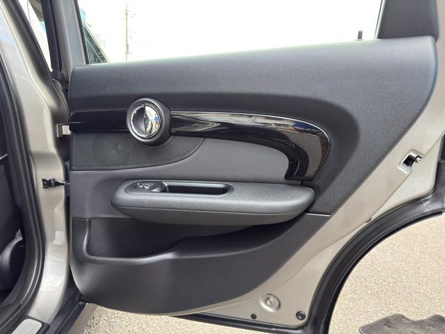 ＭＩＮＩ クーパーＳ　クラブマン　純正ナビ　ＢＴオーディオ　バックカメラ　ＵＳＢ接続　音楽録音機能　クルーズコントロール　ＥＴＣ２．０　ＬＥＤライト　ＬＥＤフロントフォグ　デイライト　純正アルミ　禁煙車　リアソナー　オートワイパー（74枚目）