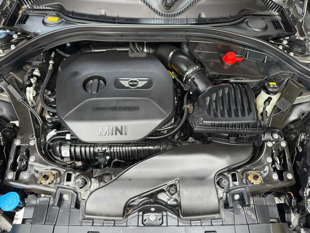 ＭＩＮＩ クーパーＳ　クラブマン　純正ナビ　ＢＴオーディオ　バックカメラ　ＵＳＢ接続　音楽録音機能　クルーズコントロール　ＥＴＣ２．０　ＬＥＤライト　ＬＥＤフロントフォグ　デイライト　純正アルミ　禁煙車　リアソナー　オートワイパー（76枚目）
