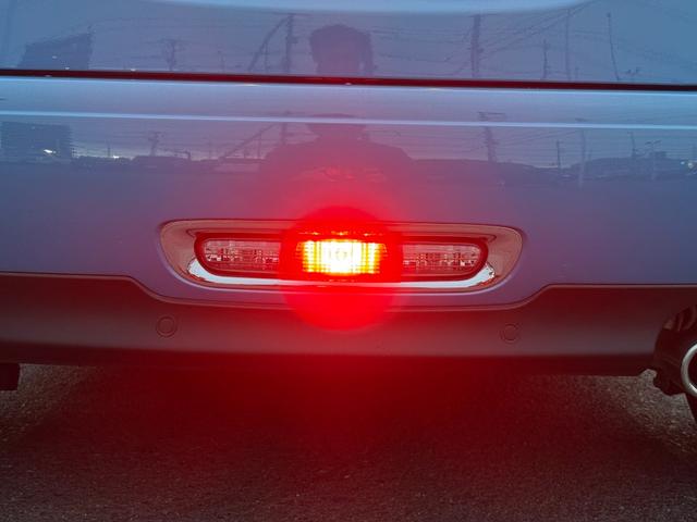 MINI クーパー クーペ レザーシート HIDヘッドライト 純正アルミホイール パドルシフト 社外シートヒーター リアソナー 電動リアスポイラー 社外デジタルインナーミラー オートエアコン 禁煙車 カイトブルー ETC(18枚目)