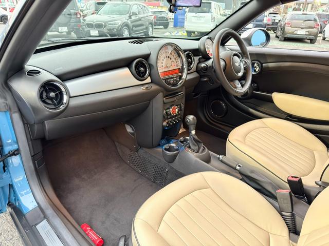 MINI クーパー クーペ レザーシート HIDヘッドライト 純正アルミホイール パドルシフト 社外シートヒーター リアソナー 電動リアスポイラー 社外デジタルインナーミラー オートエアコン 禁煙車 カイトブルー ETC(41枚目)