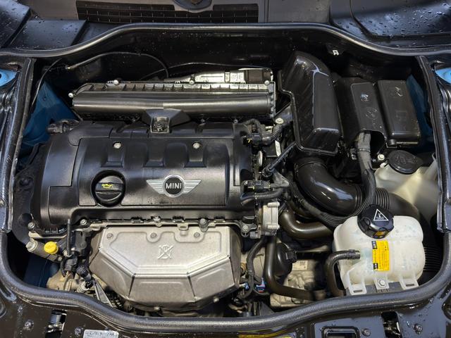 MINI クーパー クーペ レザーシート HIDヘッドライト 純正アルミホイール パドルシフト 社外シートヒーター リアソナー 電動リアスポイラー 社外デジタルインナーミラー オートエアコン 禁煙車 カイトブルー ETC(53枚目)