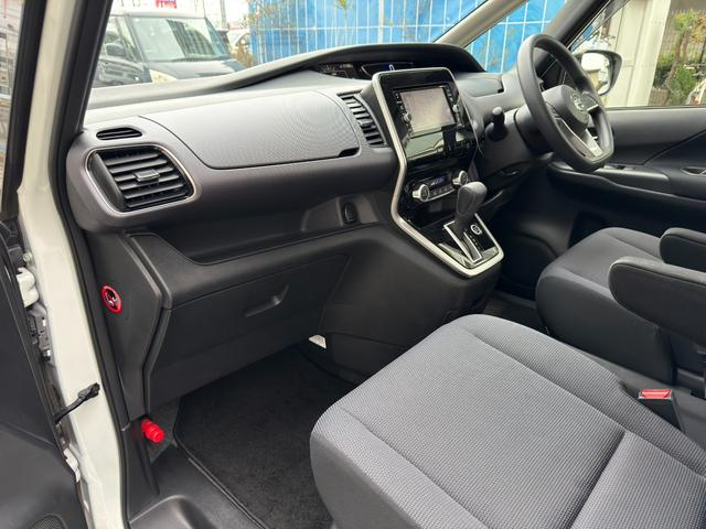 セレナ Ｓ　純正ナビ　フルセグ　ＢＴオーディオ　アラウンドモニター　衝突被害軽減ブレーキ　クルーズコントロール　オートエアコン　ドラレコ　前後ソナー　パワースライドドア　ＥＴＣ　オートライト　リアクーラー　買取車（44枚目）