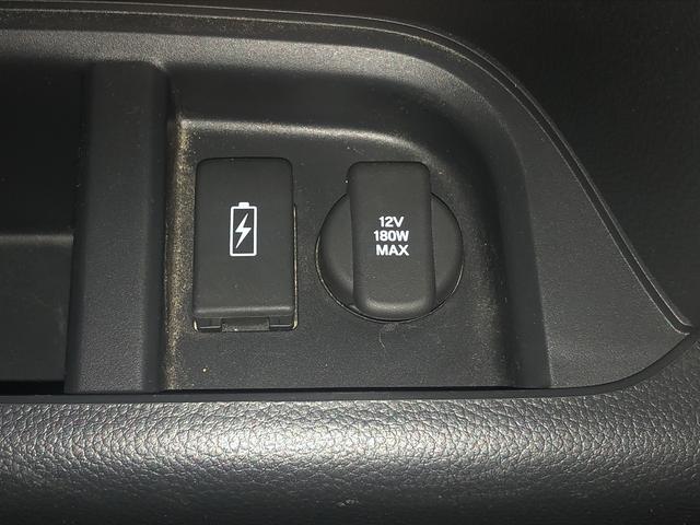 ステップワゴン ｅ：ＨＥＶスパーダ　ホンダセンシング　９インチナビ　ＢＴ・ＵＳＢ・カープレイ接続　マルチビューカメラ　フリップダウンモニター　デジタルミラー　前後ドラレコ　電動ゲート　１タッチＷパワスラ　ヒーター付半革シート　オットマン（29枚目）