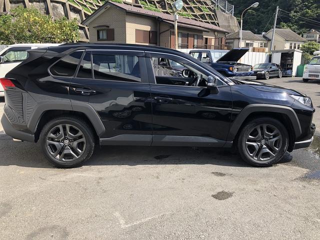 ＲＡＶ４ アドベンチャー　パノラマムーンルーフ　デジタルインナーミラー　セーフティＳ　１０．５インチディスプレイ　ＢＴ・ＵＳＢ　全方位カメラ　電動バックドア　温冷シート　ＬＥＤオートライト　　プリクラッシュ　レーダークルーズ（6枚目）