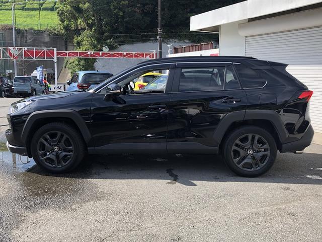 ＲＡＶ４ アドベンチャー　パノラマムーンルーフ　デジタルインナーミラー　セーフティＳ　１０．５インチディスプレイ　ＢＴ・ＵＳＢ　全方位カメラ　電動バックドア　温冷シート　ＬＥＤオートライト　　プリクラッシュ　レーダークルーズ（10枚目）