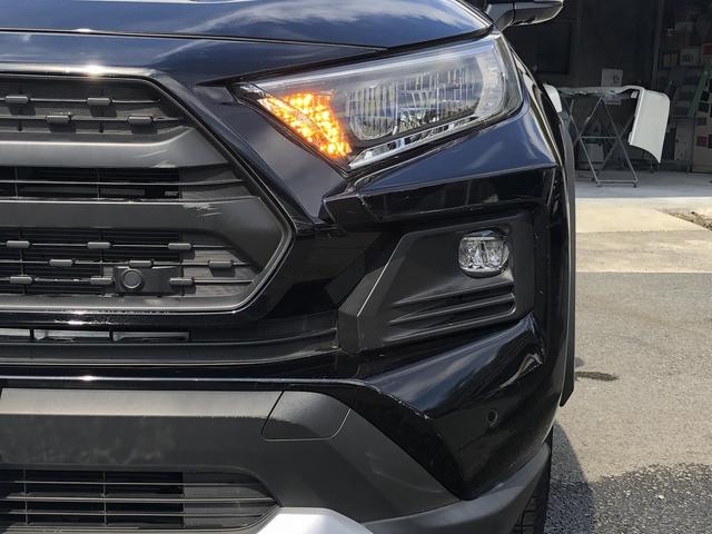 ＲＡＶ４ アドベンチャー　パノラマムーンルーフ　デジタルインナーミラー　セーフティＳ　１０．５インチディスプレイ　ＢＴ・ＵＳＢ　全方位カメラ　電動バックドア　温冷シート　ＬＥＤオートライト　　プリクラッシュ　レーダークルーズ（11枚目）