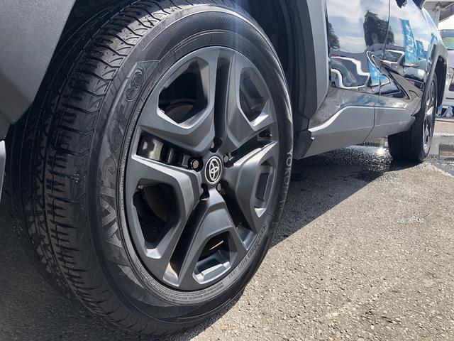 ＲＡＶ４ アドベンチャー　パノラマムーンルーフ　デジタルインナーミラー　セーフティＳ　１０．５インチディスプレイ　ＢＴ・ＵＳＢ　全方位カメラ　電動バックドア　温冷シート　ＬＥＤオートライト　　プリクラッシュ　レーダークルーズ（17枚目）