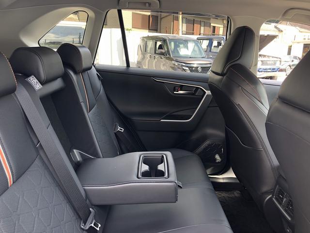 ＲＡＶ４ アドベンチャー　パノラマムーンルーフ　デジタルインナーミラー　セーフティＳ　１０．５インチディスプレイ　ＢＴ・ＵＳＢ　全方位カメラ　電動バックドア　温冷シート　ＬＥＤオートライト　　プリクラッシュ　レーダークルーズ（20枚目）