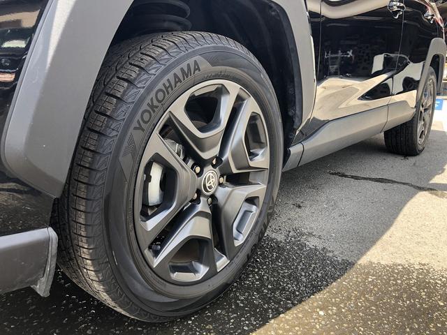 ＲＡＶ４ アドベンチャー　パノラマムーンルーフ　デジタルインナーミラー　セーフティＳ　１０．５インチディスプレイ　ＢＴ・ＵＳＢ　全方位カメラ　電動バックドア　温冷シート　ＬＥＤオートライト　　プリクラッシュ　レーダークルーズ（55枚目）