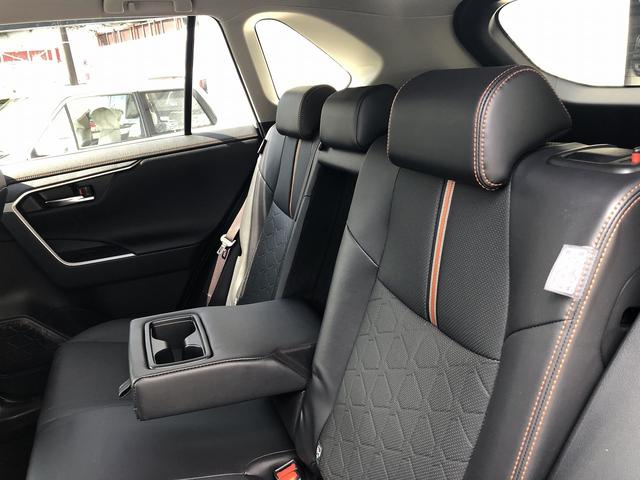 ＲＡＶ４ アドベンチャー　パノラマムーンルーフ　デジタルインナーミラー　セーフティＳ　１０．５インチディスプレイ　ＢＴ・ＵＳＢ　全方位カメラ　電動バックドア　温冷シート　ＬＥＤオートライト　　プリクラッシュ　レーダークルーズ（65枚目）