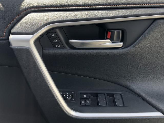 ＲＡＶ４ アドベンチャー　パノラマムーンルーフ　デジタルインナーミラー　セーフティＳ　１０．５インチディスプレイ　ＢＴ・ＵＳＢ　全方位カメラ　電動バックドア　温冷シート　ＬＥＤオートライト　　プリクラッシュ　レーダークルーズ（70枚目）