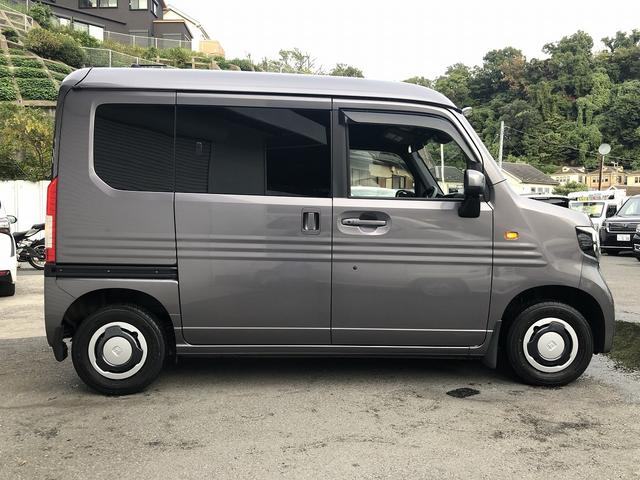 Ｎ－ＶＡＮ＋スタイル ファン　ホンダセンシング　ＳＤナビ　ＢＴ接続　Ｂカメラ　黒革調シートカバー　ＬＥＤオートライト＆フォグ　ＵＳＢ充電　ＥＴＣ　アームレスト　ステアスイッチ　ＣＭＢＳ　ＬＫＡＳ　　ＡＣＣ　先行車発進お知らせ　禁煙（6枚目）