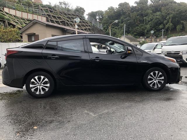 プリウス Ａプレミアム　後期　セーフティセンス　サンルーフ　メーカーナビ　Ｂｌｕｅｔｏｏｔｈ接続　バックカメラ　本革シート　温冷シート　インテリアパネル　駐車支援　ＢＳＭ　ＲＣＴＡ　Ｐソナー　ＡＣ１００Ｖ電源　ＥＴＣ２．０（6枚目）