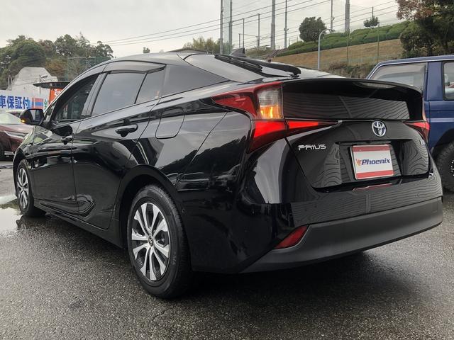 プリウス Ａプレミアム　後期　セーフティセンス　サンルーフ　メーカーナビ　Ｂｌｕｅｔｏｏｔｈ接続　バックカメラ　本革シート　温冷シート　インテリアパネル　駐車支援　ＢＳＭ　ＲＣＴＡ　Ｐソナー　ＡＣ１００Ｖ電源　ＥＴＣ２．０（9枚目）