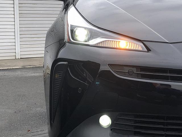 プリウス Ａプレミアム　後期　セーフティセンス　サンルーフ　メーカーナビ　Ｂｌｕｅｔｏｏｔｈ接続　バックカメラ　本革シート　温冷シート　インテリアパネル　駐車支援　ＢＳＭ　ＲＣＴＡ　Ｐソナー　ＡＣ１００Ｖ電源　ＥＴＣ２．０（13枚目）