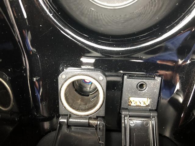 プリウス Ａプレミアム　後期　セーフティセンス　サンルーフ　メーカーナビ　Ｂｌｕｅｔｏｏｔｈ接続　バックカメラ　本革シート　温冷シート　インテリアパネル　駐車支援　ＢＳＭ　ＲＣＴＡ　Ｐソナー　ＡＣ１００Ｖ電源　ＥＴＣ２．０（80枚目）