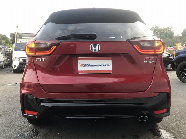 フィット ｅ：ＨＥＶ　ＲＳ　ホンダセンシング　９インチＳＤナビ　フルセグＴＶ　Ｂｌｕｅｔｏｏｔｈ接続　カープレイ　バックカメラ　ハーフレザー　ＥＴＣ２．０　ＬＥＤオートライト　ＵＳＢ充電　パドルシフト　ステアスイッチ　ＣＭＢＳ（8枚目）