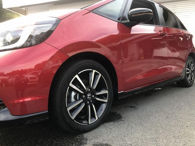 フィット ｅ：ＨＥＶ　ＲＳ　ホンダセンシング　９インチＳＤナビ　フルセグＴＶ　Ｂｌｕｅｔｏｏｔｈ接続　カープレイ　バックカメラ　ハーフレザー　ＥＴＣ２．０　ＬＥＤオートライト　ＵＳＢ充電　パドルシフト　ステアスイッチ　ＣＭＢＳ（12枚目）