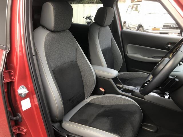 フィット ｅ：ＨＥＶ　ＲＳ　ホンダセンシング　９インチＳＤナビ　フルセグＴＶ　Ｂｌｕｅｔｏｏｔｈ接続　カープレイ　バックカメラ　ハーフレザー　ＥＴＣ２．０　ＬＥＤオートライト　ＵＳＢ充電　パドルシフト　ステアスイッチ　ＣＭＢＳ（18枚目）