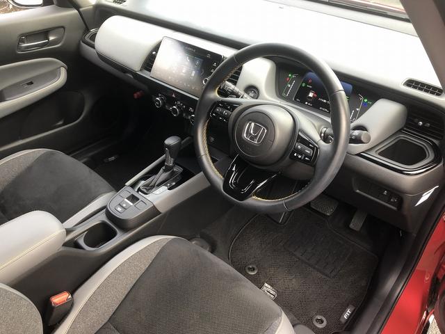 フィット ｅ：ＨＥＶ　ＲＳ　ホンダセンシング　９インチＳＤナビ　フルセグＴＶ　Ｂｌｕｅｔｏｏｔｈ接続　カープレイ　バックカメラ　ハーフレザー　ＥＴＣ２．０　ＬＥＤオートライト　ＵＳＢ充電　パドルシフト　ステアスイッチ　ＣＭＢＳ（19枚目）