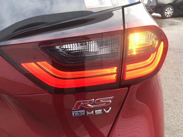 フィット ｅ：ＨＥＶ　ＲＳ　ホンダセンシング　９インチＳＤナビ　フルセグＴＶ　Ｂｌｕｅｔｏｏｔｈ接続　カープレイ　バックカメラ　ハーフレザー　ＥＴＣ２．０　ＬＥＤオートライト　ＵＳＢ充電　パドルシフト　ステアスイッチ　ＣＭＢＳ（60枚目）