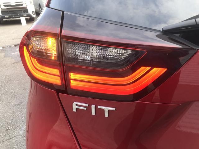 フィット ｅ：ＨＥＶ　ＲＳ　ホンダセンシング　９インチＳＤナビ　フルセグＴＶ　Ｂｌｕｅｔｏｏｔｈ接続　カープレイ　バックカメラ　ハーフレザー　ＥＴＣ２．０　ＬＥＤオートライト　ＵＳＢ充電　パドルシフト　ステアスイッチ　ＣＭＢＳ（61枚目）