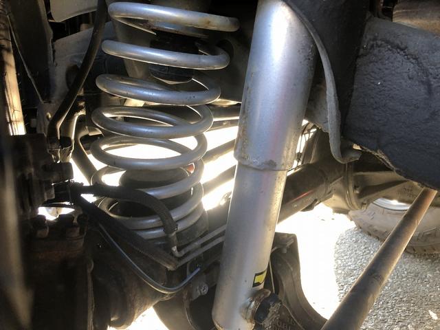 ＪＡＯＳリフトＵＰ　オープンカントリー付ＡＰＩＯ１６インチＡＷ　ＣＬＬＩＮＫリアゲートＢＯＸ　ＩＰＦサイドストレージパネル　サイドバー８型ナビ　ＢＴ接続　Ｂカメラ　アルパインデジタルミラー　前後フォグ