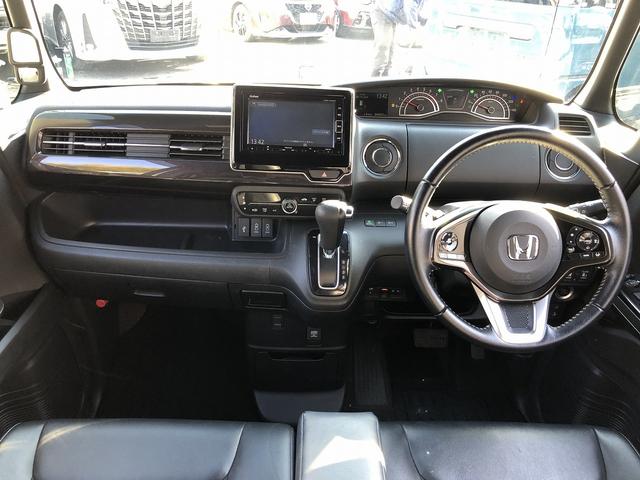 N-BOXカスタム G・Lターボホンダセンシング メモリナビ フルセグTV Bluetooth接続 バックカメラ ETC パドルシフト Wパワスラ ステアスイッチ ハーフレザー LEDオートライト&フォグ ロールシェード CMBS LKAS ACC(3枚目)