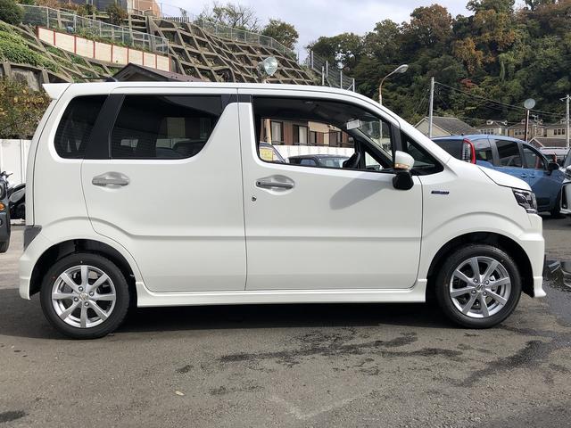 ワゴンＲカスタムＺ ハイブリッドＺＸ　登録済未使用車　デュアルカメラサポートブレーキ　ＬＥＤオートライト＆フォグ　シートヒーター　ＵＳＢ充電　１４インチＡＷ　Ｐソナー　ＡＣＣ　前後誤発進抑制　車線逸脱警報　ふらつき警報　ハイビームアシスト（6枚目）