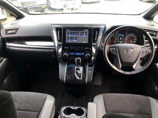 アルファード 2.5S タイプゴールド 後期 9型DAナビ BT・USB・カープレイ接続 Bカメラ セーフティセンス パワーゲート 3眼LEDオートライト&フォグ AC100V電源 1タッチWパワスラ 半革シート ウッドステア ETC2.0(3枚目)