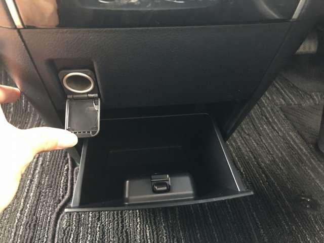 アルファード 2.5S タイプゴールド 後期 9型DAナビ BT・USB・カープレイ接続 Bカメラ セーフティセンス パワーゲート 3眼LEDオートライト&フォグ AC100V電源 1タッチWパワスラ 半革シート ウッドステア ETC2.0(80枚目)