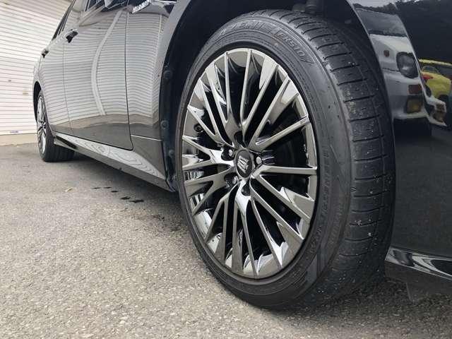 クラウンハイブリッド Ｇ－エグゼクティブ　Ｆｏｕｒ　メーカーナビ　プレミアムサウンド　電動ムーンルーフ　パノラミックビューモニタ　パーキングアシスト　デジタルミラー　ＡＣ１００Ｖ電源　ワイヤレス充電　セーフティＳ　温冷本革シート　３眼ＬＥＤ　ＥＴＣ（17枚目）