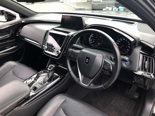 クラウンハイブリッド Ｇ－エグゼクティブ　Ｆｏｕｒ　メーカーナビ　プレミアムサウンド　電動ムーンルーフ　パノラミックビューモニタ　パーキングアシスト　デジタルミラー　ＡＣ１００Ｖ電源　ワイヤレス充電　セーフティＳ　温冷本革シート　３眼ＬＥＤ　ＥＴＣ（21枚目）