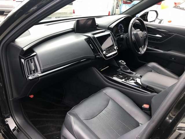 クラウンハイブリッド Ｇ－エグゼクティブ　Ｆｏｕｒ　メーカーナビ　プレミアムサウンド　電動ムーンルーフ　パノラミックビューモニタ　パーキングアシスト　デジタルミラー　ＡＣ１００Ｖ電源　ワイヤレス充電　セーフティＳ　温冷本革シート　３眼ＬＥＤ　ＥＴＣ（24枚目）