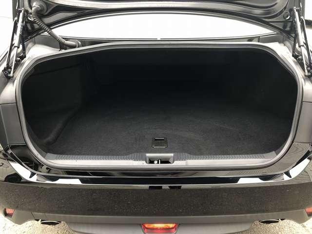 クラウンハイブリッド Ｇ－エグゼクティブ　Ｆｏｕｒ　メーカーナビ　プレミアムサウンド　電動ムーンルーフ　パノラミックビューモニタ　パーキングアシスト　デジタルミラー　ＡＣ１００Ｖ電源　ワイヤレス充電　セーフティＳ　温冷本革シート　３眼ＬＥＤ　ＥＴＣ（27枚目）