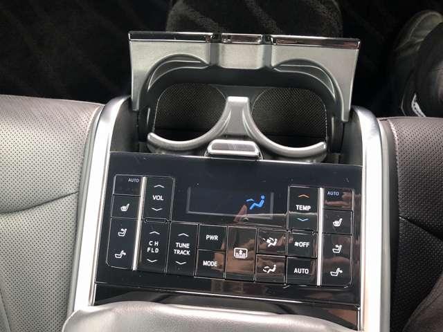 クラウンハイブリッド Ｇ－エグゼクティブ　Ｆｏｕｒ　メーカーナビ　プレミアムサウンド　電動ムーンルーフ　パノラミックビューモニタ　パーキングアシスト　デジタルミラー　ＡＣ１００Ｖ電源　ワイヤレス充電　セーフティＳ　温冷本革シート　３眼ＬＥＤ　ＥＴＣ（29枚目）