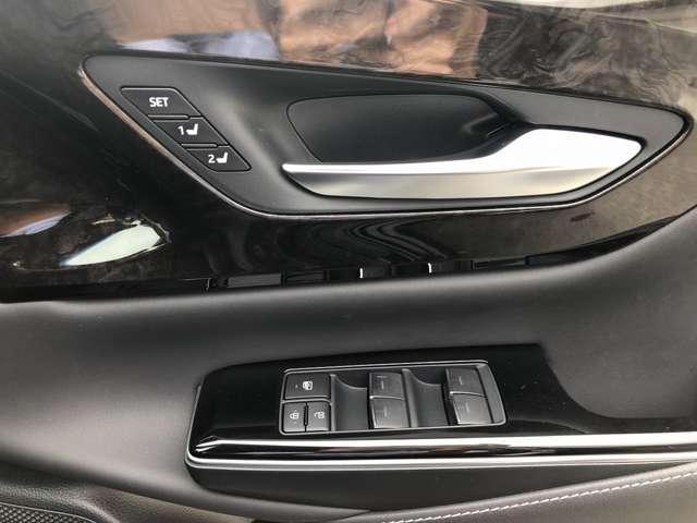 クラウンハイブリッド Ｇ－エグゼクティブ　Ｆｏｕｒ　メーカーナビ　プレミアムサウンド　電動ムーンルーフ　パノラミックビューモニタ　パーキングアシスト　デジタルミラー　ＡＣ１００Ｖ電源　ワイヤレス充電　セーフティＳ　温冷本革シート　３眼ＬＥＤ　ＥＴＣ（32枚目）