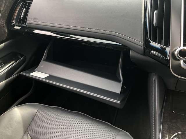 クラウンハイブリッド Ｇ－エグゼクティブ　Ｆｏｕｒ　メーカーナビ　プレミアムサウンド　電動ムーンルーフ　パノラミックビューモニタ　パーキングアシスト　デジタルミラー　ＡＣ１００Ｖ電源　ワイヤレス充電　セーフティＳ　温冷本革シート　３眼ＬＥＤ　ＥＴＣ（42枚目）