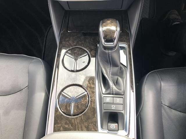 クラウンハイブリッド Ｇ－エグゼクティブ　Ｆｏｕｒ　メーカーナビ　プレミアムサウンド　電動ムーンルーフ　パノラミックビューモニタ　パーキングアシスト　デジタルミラー　ＡＣ１００Ｖ電源　ワイヤレス充電　セーフティＳ　温冷本革シート　３眼ＬＥＤ　ＥＴＣ（77枚目）