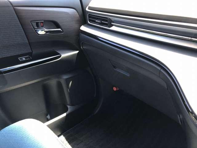 オデッセイハイブリッド e:HEVアブソルート・EX Hセンシング10型ナビ後席M全方位M駐車支援(79枚目)