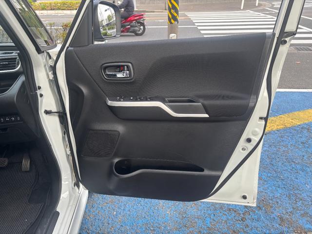 ソリオバンディット ハイブリッドＭＶ　後期　メーカーナビ　Ｂｌｕｅｔｏｏｔｈ　全方位カメラ　１タッチＷパワスラ　ＬＥＤオートライト＆フォグ　シートヒーター　パドルシフト　ステアスイッチ　ＤＣＢＳ　パーキングセンサー　１５インチＡＷ　禁煙（35枚目）