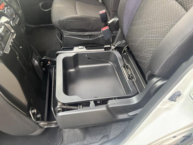 ソリオバンディット ハイブリッドＭＶ　後期　メーカーナビ　Ｂｌｕｅｔｏｏｔｈ　全方位カメラ　１タッチＷパワスラ　ＬＥＤオートライト＆フォグ　シートヒーター　パドルシフト　ステアスイッチ　ＤＣＢＳ　パーキングセンサー　１５インチＡＷ　禁煙（41枚目）