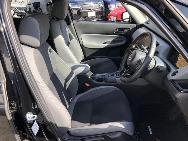 フィット ｅ：ＨＥＶ　ＲＳ　ホンダセンシング　衝突軽減　９型ワイドナビ　ＢＴ　カープレイ　Ｂカメ　Ｐソナー　前後ドラレコ　ステアＳＷ　パドルシフト　ＬＥＤオートライト　ＬＫＡＳ　ＡＣＣ　誤発進抑制　オートハイビーム　ＥＴＣ２．０（55枚目）