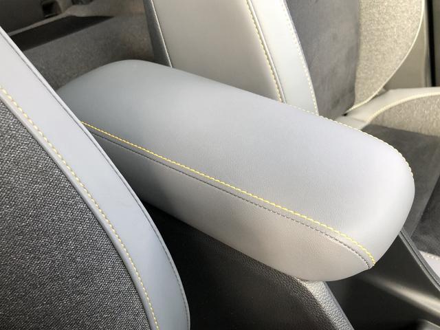 フィット ｅ：ＨＥＶ　ＲＳ　ホンダセンシング　衝突軽減　９型ワイドナビ　ＢＴ　カープレイ　Ｂカメ　Ｐソナー　前後ドラレコ　ステアＳＷ　パドルシフト　ＬＥＤオートライト　ＬＫＡＳ　ＡＣＣ　誤発進抑制　オートハイビーム　ＥＴＣ２．０（76枚目）