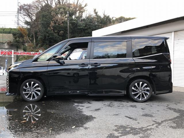 ヴォクシー Ｓ－Ｚ　１０．５型ナビ　Ｂカメラ　後席モニター　快適利便Ｈｉｇｈｔ　アドバンストドライブ　ユニバーサルステップ　前後ドラレコ　ＬＥＤオートライト　薄暮灯　セーフティセンス　ヒーター付半革シート　ＥＴＣ２．０（10枚目）