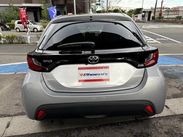 ヤリス Ｘ　ワンオーナー・禁煙車・走行１３００キロ・純正ナビ・Ｂｌｕｅｔｏｏｔｈ・ステアリモコン・バックカメラ・ＥＴＣ・ドラレコ・ブレーキサポート・ソナー・標識認識・オートライト・ハイビーム・保証書（7枚目）